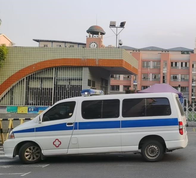 玉泉救护车出租护送骨折病人一公里多少钱